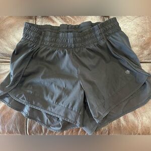 Athleta Mesh Racer Run short XS